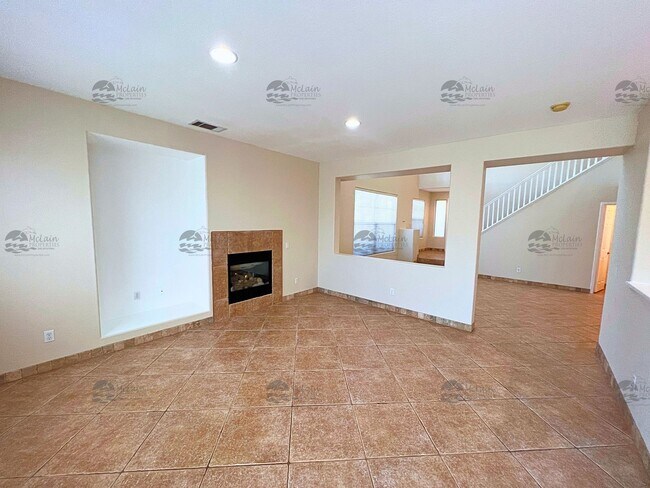 Building Photo - End unit 4 Bedroom House Available Now in ...