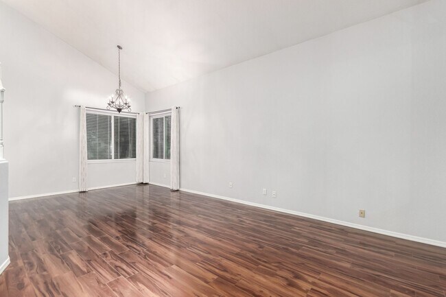 Building Photo - 4 bedoom home with private pool