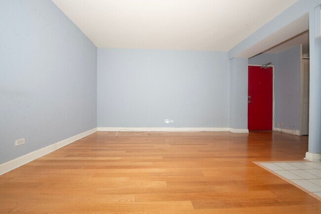 Building Photo - 4950 N Marine Dr