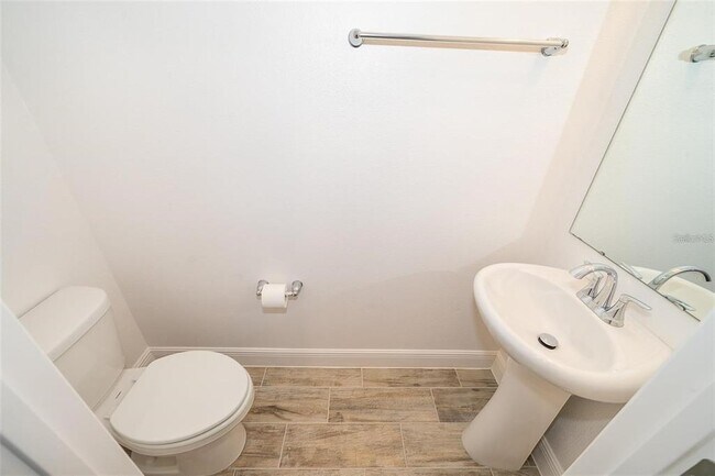 Building Photo - 626 Taft Dr