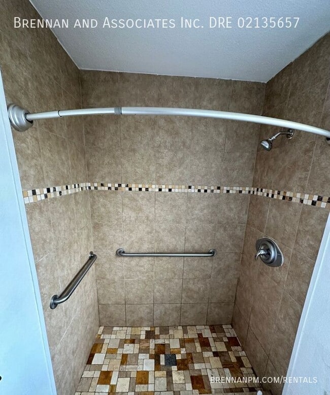 Building Photo - 1606 Woodrun Pl
