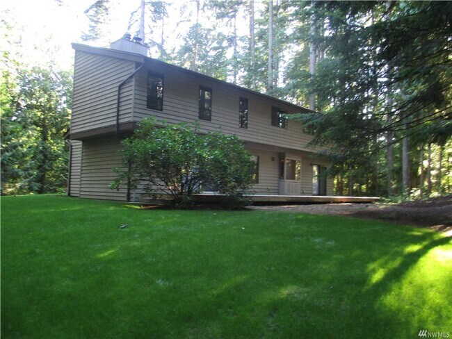 Building Photo - Spacious Bainbridge Island Home