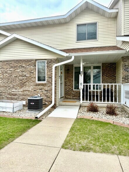 Building Photo - 710 Mesta Ln