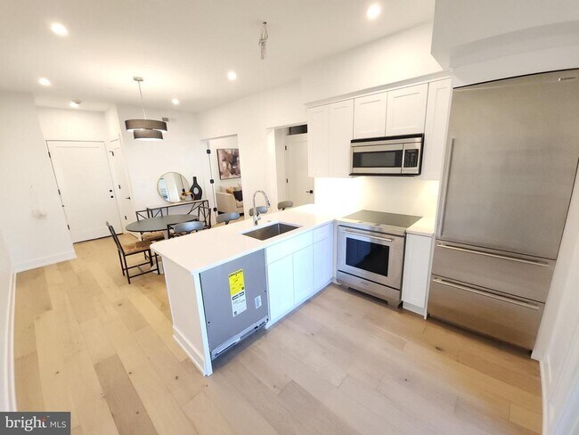 Building Photo - 8610 Evergreen Pl