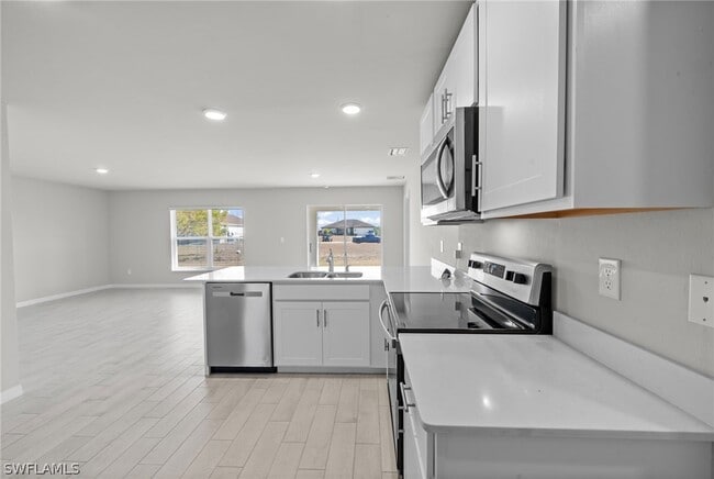 Building Photo - 2911 NW 9th Ave