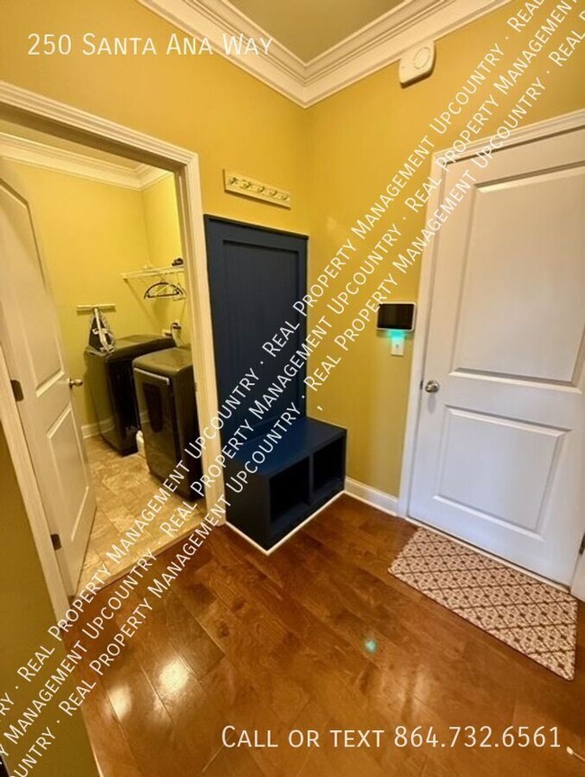 Building Photo - 250 Santa Ana Wy