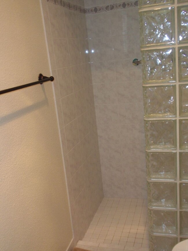 Building Photo - Winter rental with heated pool