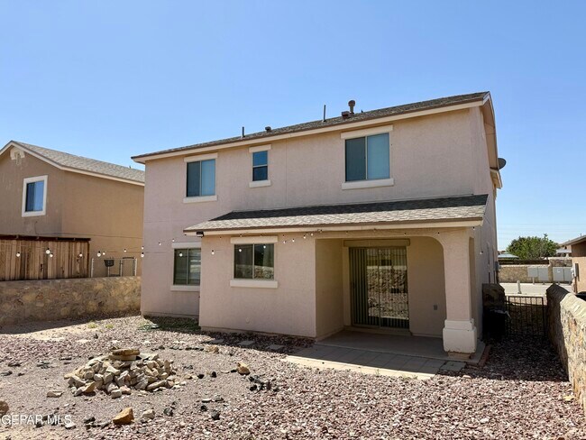 Building Photo - 14279 English Point Ave