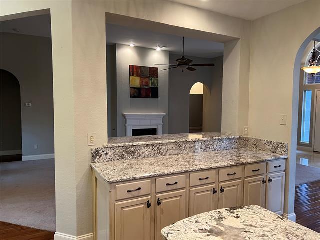 Building Photo - 203 Fallbrook Dr
