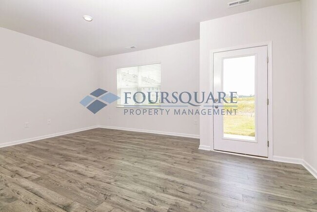 Building Photo - Townhome | Back Patio | Single Car Garage|...