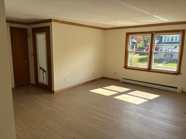 Building Photo - 18 Hunt Ave