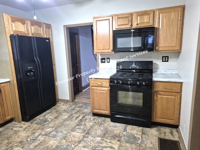 Building Photo - 2008 Beaver Rd