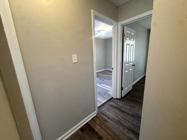 Building Photo - 927 Fiske Dr
