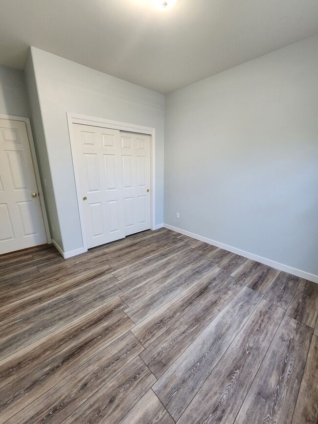 Building Photo - Gorgeous 4 Bed, 2 Bath Home with Large Garage and Fenced Backyard