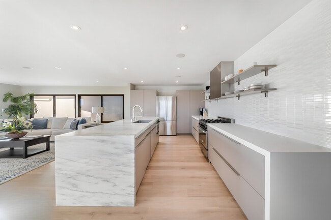 Kitchen - 7611 Rindge Ave
