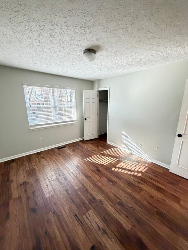 Building Photo - 5 Points Duplex