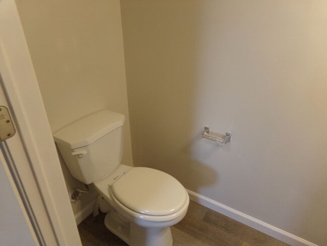 Building Photo - 3 bedroom, 2.5 Bathroom Townhouse in Gray's Pointe Neighborhood