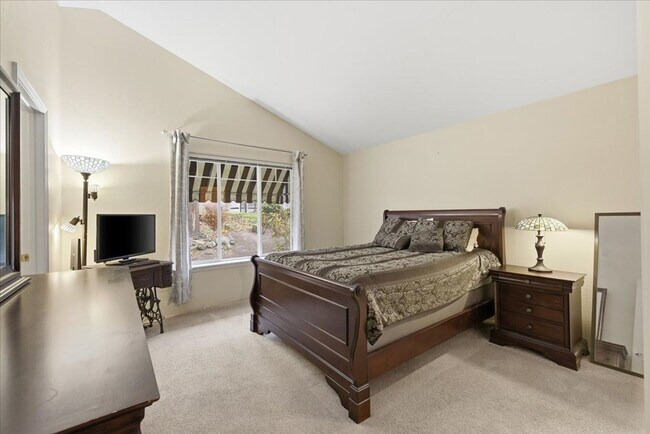 Building Photo - Coming soon!! This is a beautiful  home in Country Club Village Estates!