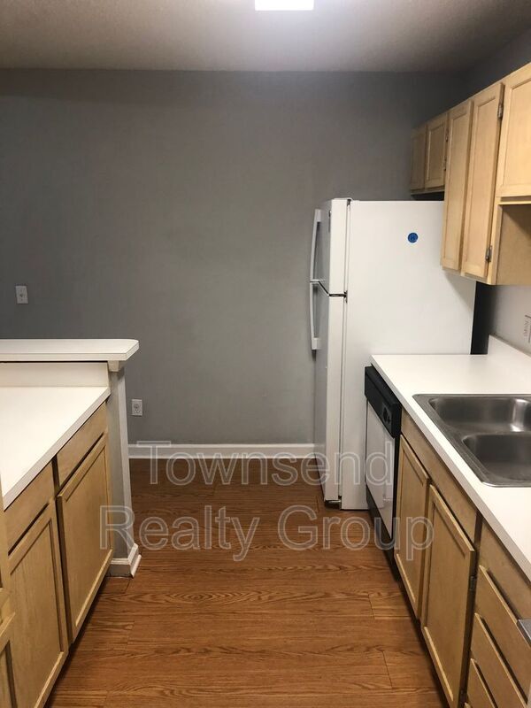 Building Photo - 1930 Gion St