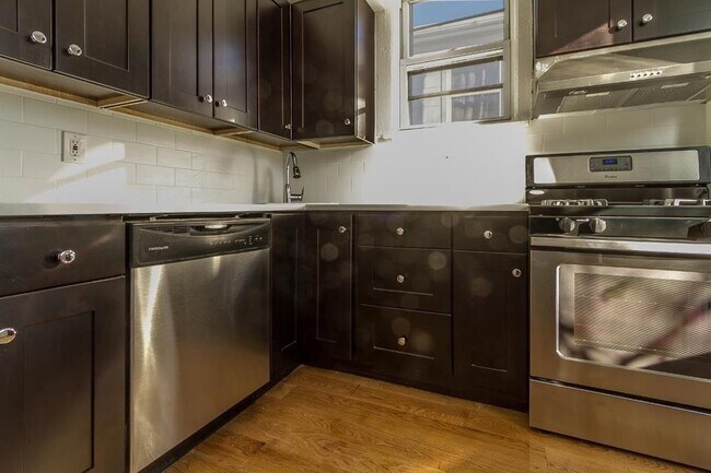 Primary Photo - 7 Spruce St