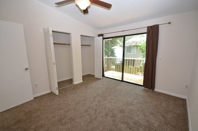 Building Photo - 4037 SW 21st Rd