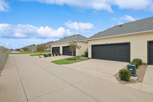 Building Photo - 1008 Redbrick Ln