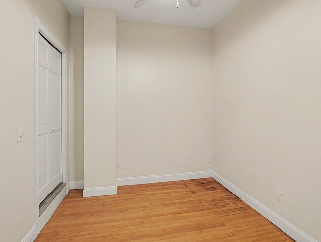 Building Photo - 125 E Maumee St