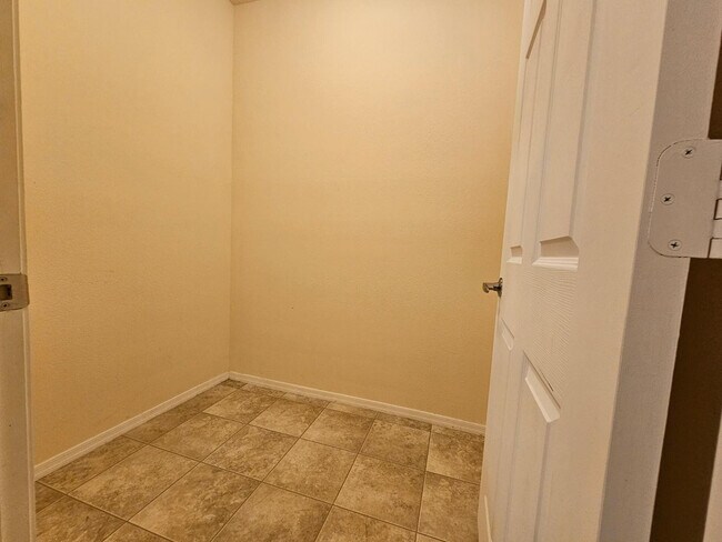 Building Photo - 18416 N Cave Creek Rd