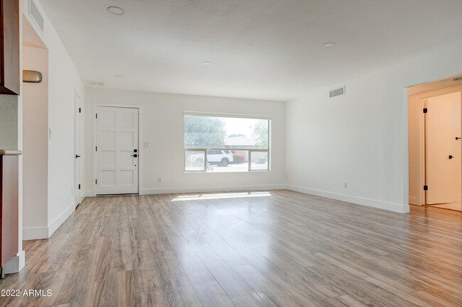 Building Photo - 4810 S Beck Ave