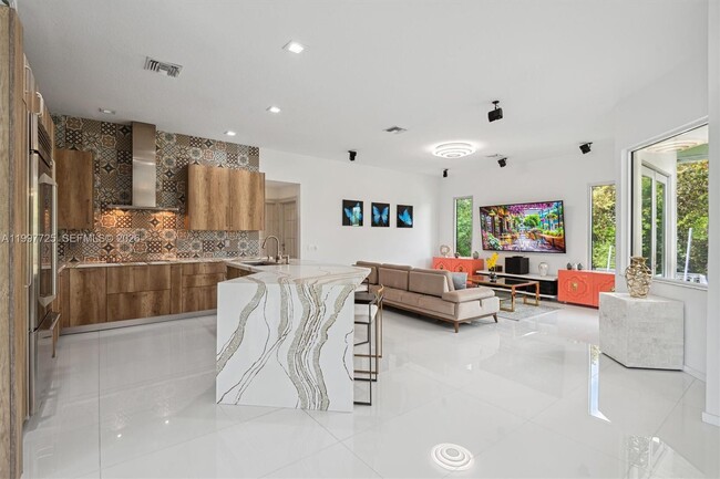 Building Photo - 14019 N Miller Dr