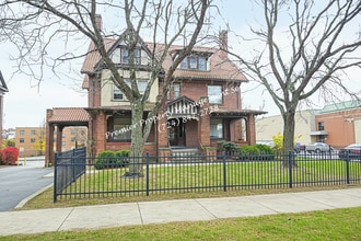 Building Photo - 314 E Lincoln Ave