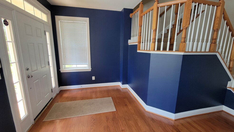 Entrance - 222 Herndon Station Sq