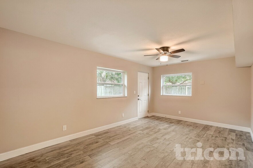 Building Photo - 7394 Norwich Ln