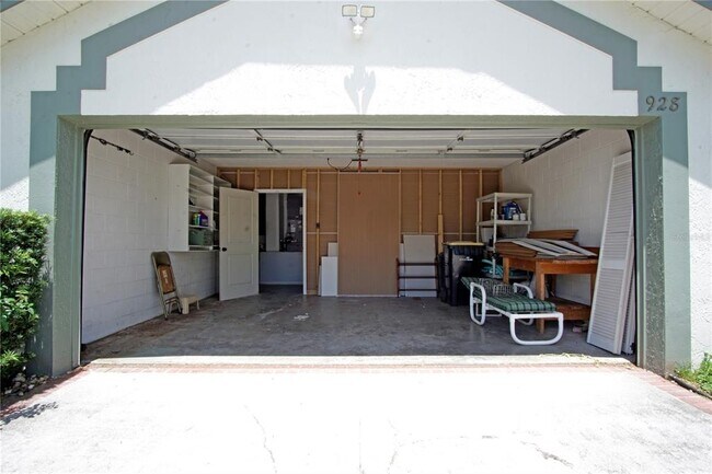 Building Photo - 928 Loma Bonita Dr