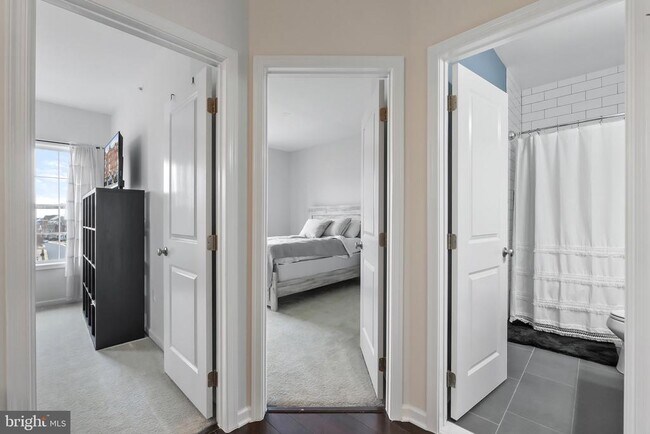 Building Photo - 43131 Wealdstone Terrace