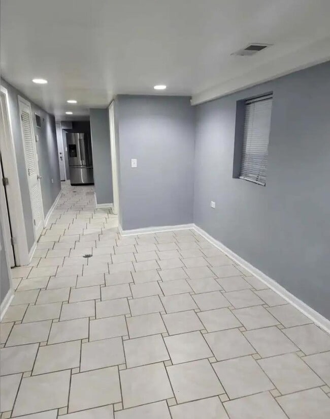 Building Photo - 3123 S 49th Ave