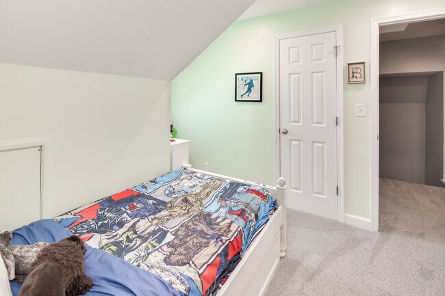 Building Photo - 3281 S Stafford St