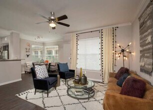 Building Photo - 1 bedroom in Houston TX 77056