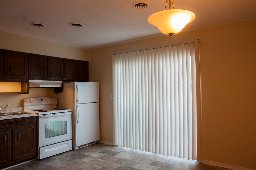 Kitchen - 1805 King College Rd