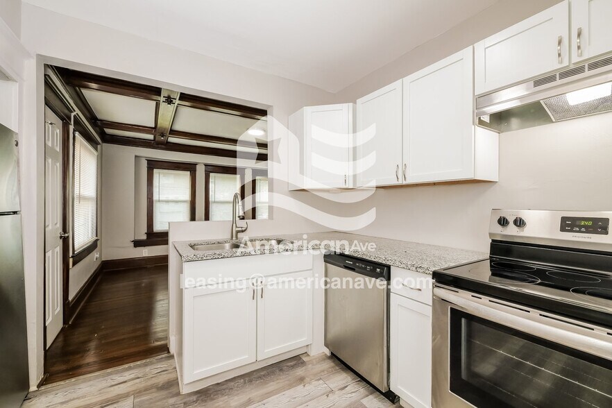 Building Photo - 3743 Flora Ave