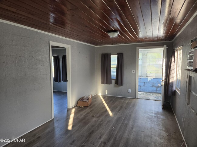 Primary Photo - 205 W Toledo Pl