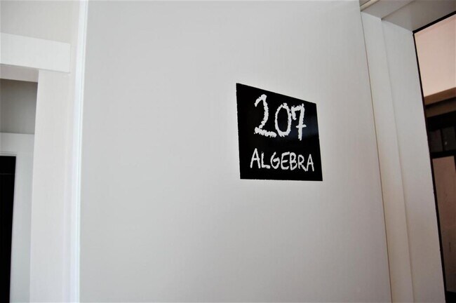 Building Photo - 155 Ararat St #207