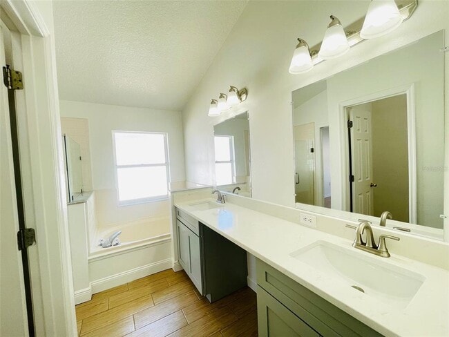 Building Photo - 2425 Timothy Ln