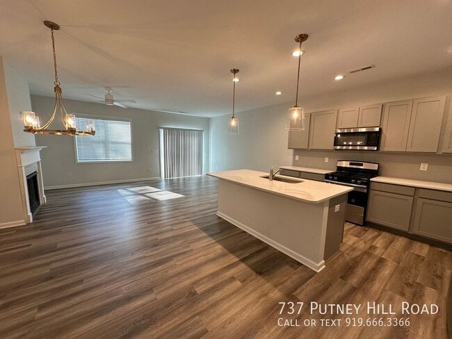 Building Photo - 737 Putney Hl Rd