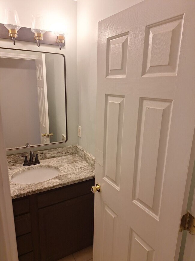 Building Photo - 404 Indigo Ridge Dr