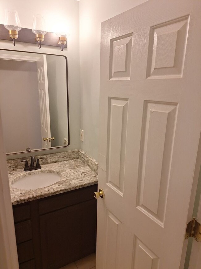Building Photo - Wonderfully Remodeled Three Bedroom Home i...