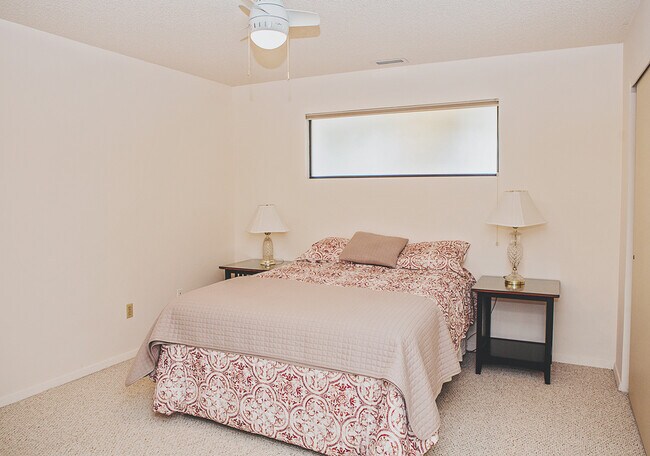 Building Photo - 301 N 1st St