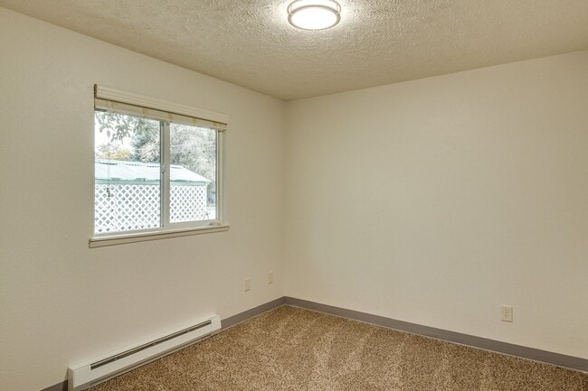 Building Photo - 2024 E Cataldo Ave