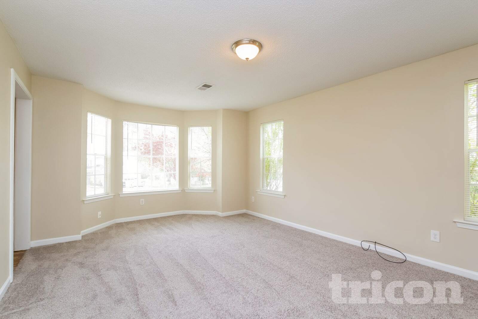 Building Photo - 2198 Colony Dr