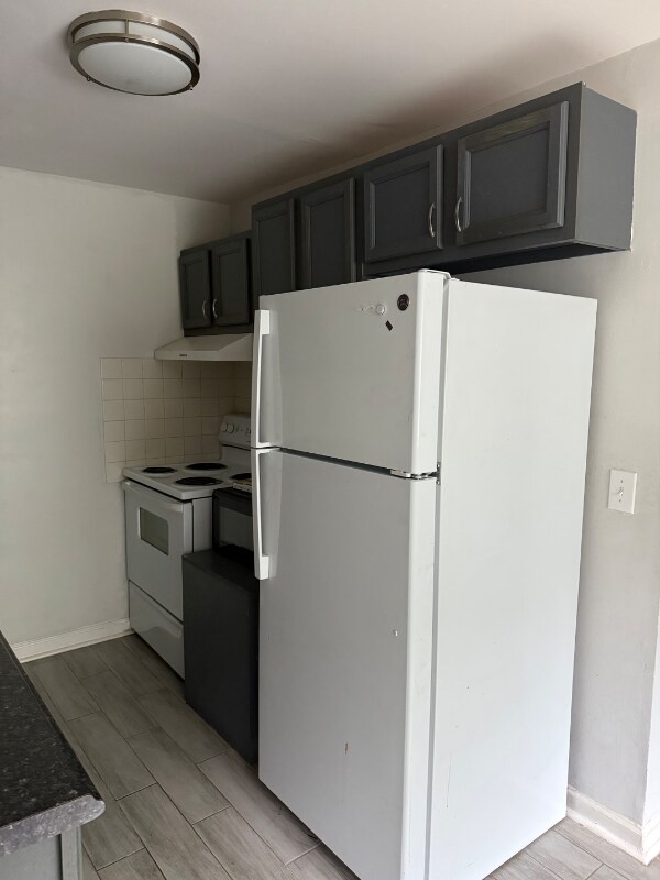 Building Photo - 550 Harding Pl